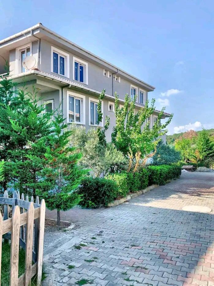 Ahmet Teacher Hotel, 5 Minutes From The Airport Arnavutkoy Exterior photo